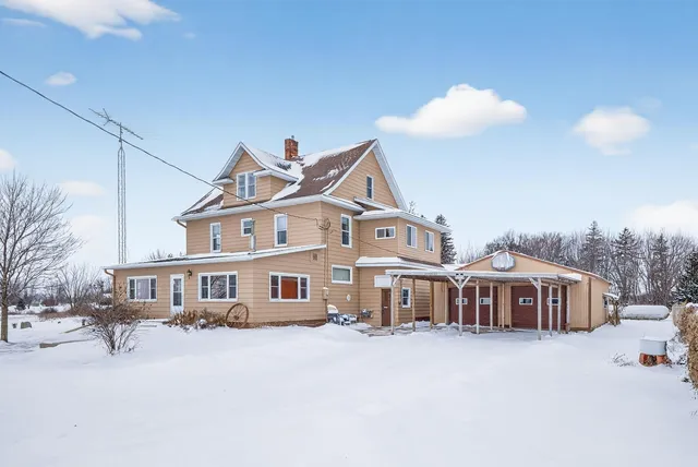 $425,000 | 13331 40th Street Southeast, Eyota, MN 55934