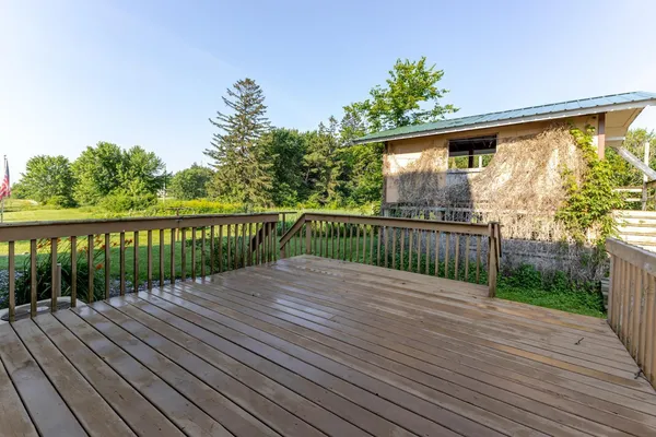 $425,000 | 13331 40th Street Southeast, Eyota, MN 55934