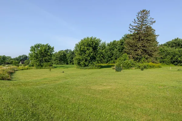 $425,000 | 13331 40th Street Southeast, Eyota, MN 55934