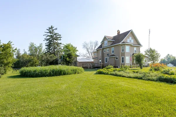 $425,000 | 13331 40th Street Southeast, Eyota, MN 55934