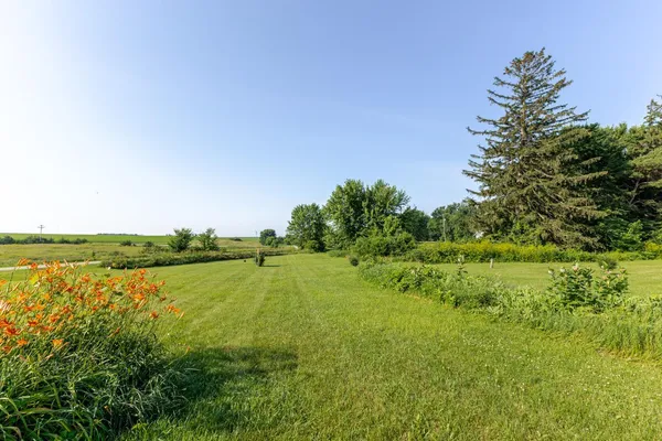 $425,000 | 13331 40th Street Southeast, Eyota, MN 55934