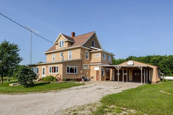 $425,000 | 13331 40th Street Southeast, Eyota, MN 55934