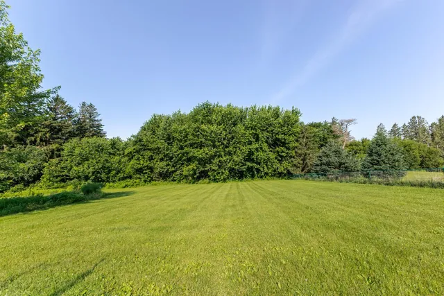 $425,000 | 13331 40th Street Southeast, Eyota, MN 55934