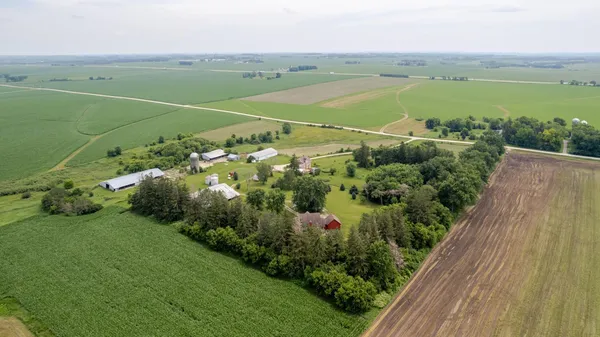 $425,000 | 13331 40th Street Southeast, Eyota, MN 55934