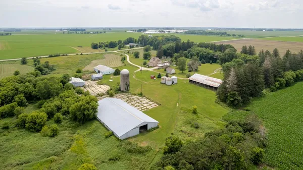 $425,000 | 13331 40th Street Southeast, Eyota, MN 55934