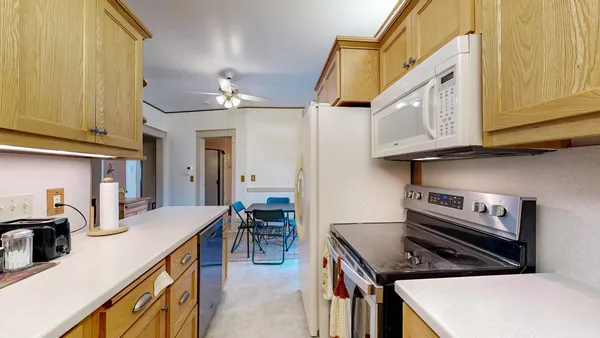 $425,000 | 13331 40th Street Southeast, Eyota, MN 55934