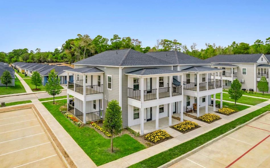 15770 Old Conroe Road, Unit 15003 Conroe, TX 77384 - Photo 13 of 16 Cottage Living - a beautiful rental community located just north of FM 1488 near The Woodlands.