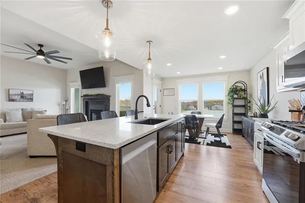 $525,000 | 11827 North Manning Avenue, Kansas City, MO 64157