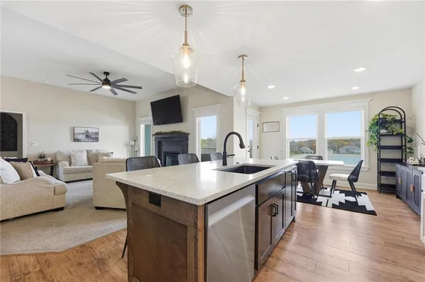 $525,000 | 11827 North Manning Avenue, Kansas City, MO 64157