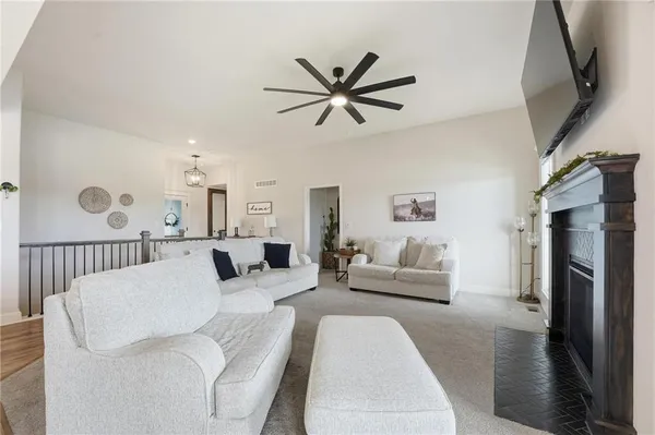 $525,000 | 11827 North Manning Avenue, Kansas City, MO 64157