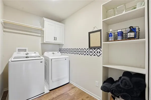 $525,000 | 11827 North Manning Avenue, Kansas City, MO 64157