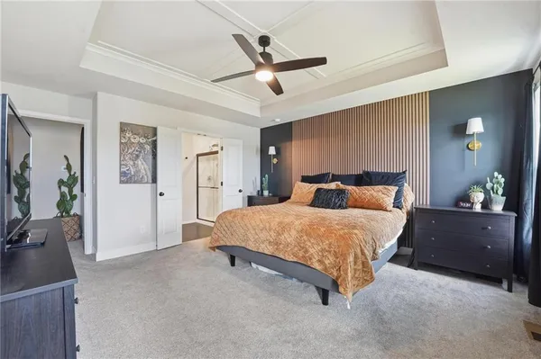 $525,000 | 11827 North Manning Avenue, Kansas City, MO 64157