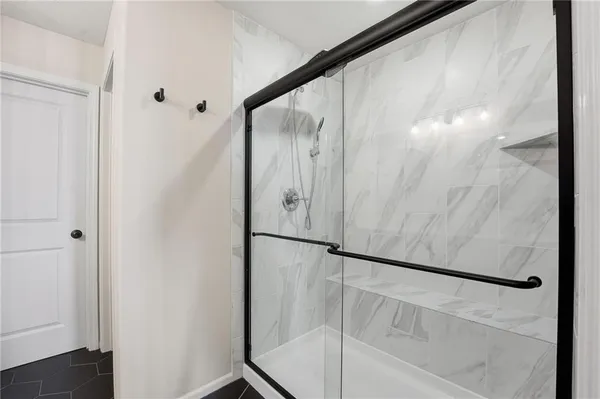 $525,000 | 11827 North Manning Avenue, Kansas City, MO 64157