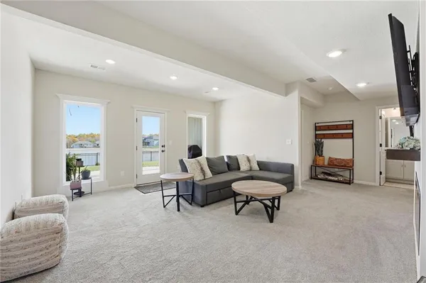 $525,000 | 11827 North Manning Avenue, Kansas City, MO 64157