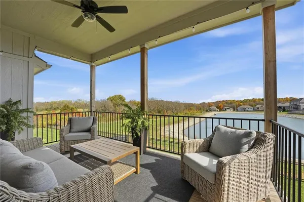 $525,000 | 11827 North Manning Avenue, Kansas City, MO 64157