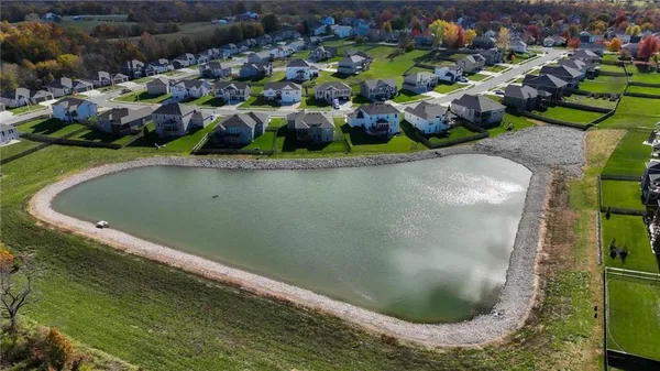 $525,000 | 11827 North Manning Avenue, Kansas City, MO 64157