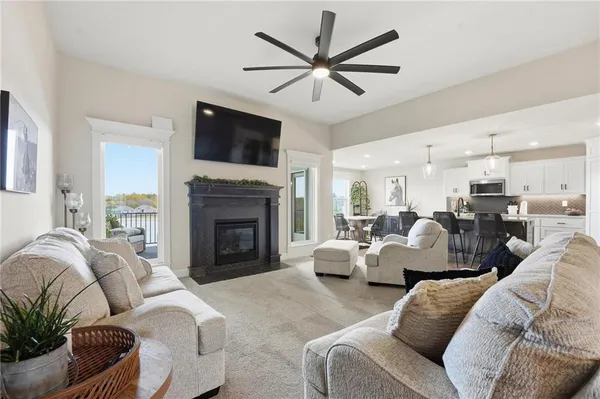 $525,000 | 11827 North Manning Avenue, Kansas City, MO 64157