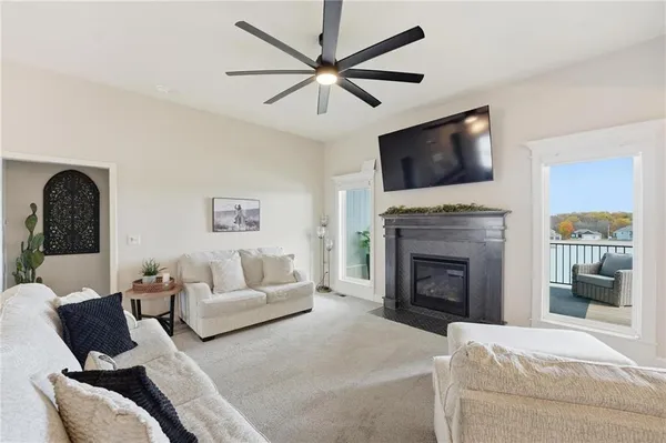 $525,000 | 11827 North Manning Avenue, Kansas City, MO 64157