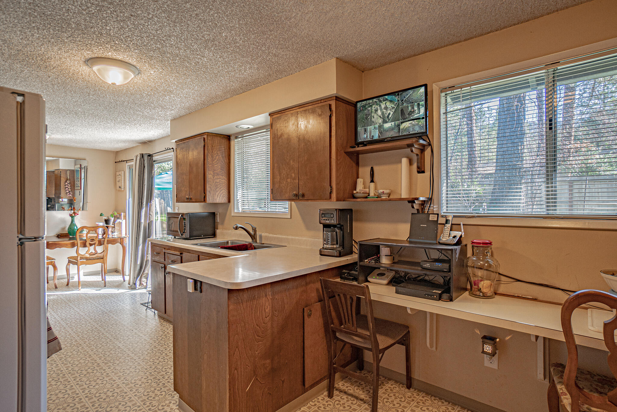 621 Upper Applegate Road Jacksonville, OR 97530 - Photo 8 of 24 Kitchen