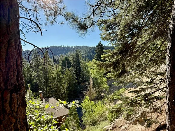 $231,000 | 872 Sierra Vista Drive, Unit 30, Twin Peaks, CA 92391