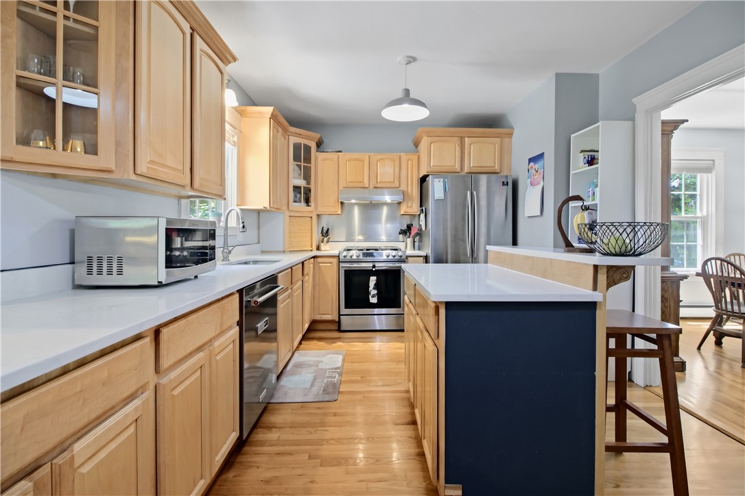 19 Cold Spring Street Providence, RI 02906 - Photo 10 of 24 Gallery Image 10