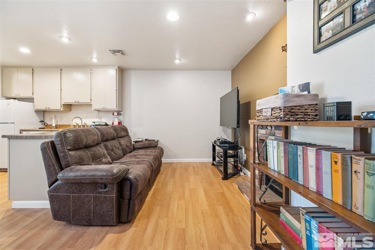 4642 Rio Poco Road Reno, NV 89502 - Photo 5 of 12 Photo 5