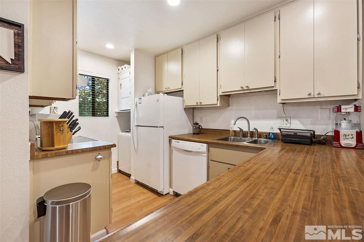 4642 Rio Poco Road Reno, NV 89502 - Photo 8 of 12 Photo 8