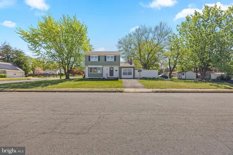 $525,000 | 323 Edgewood Avenue, Lansdale, PA 19446