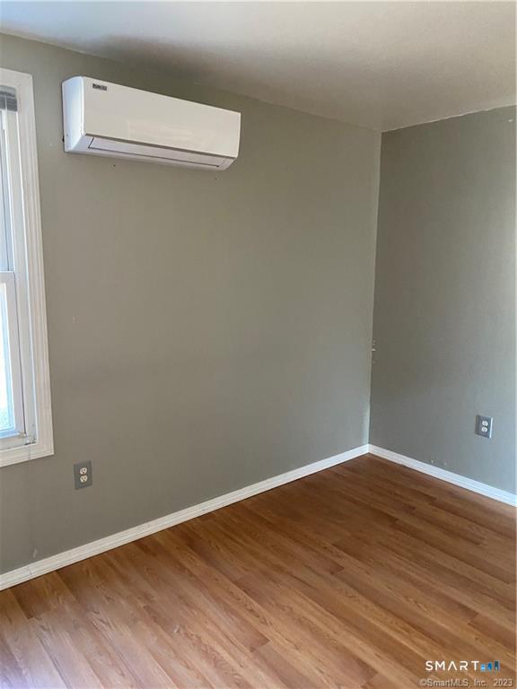 20 High Rock Road Hamden, CT 06514 - Photo 8 of 19 Gallery Image 8