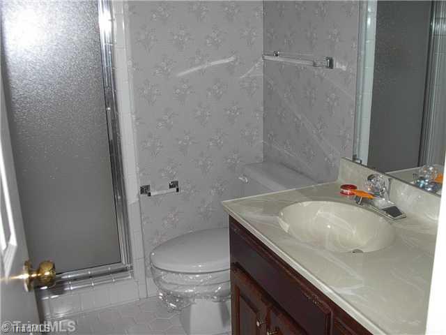 4246 Wayne Road Greensboro, NC 27407 - Photo 10 of 16 Bath.