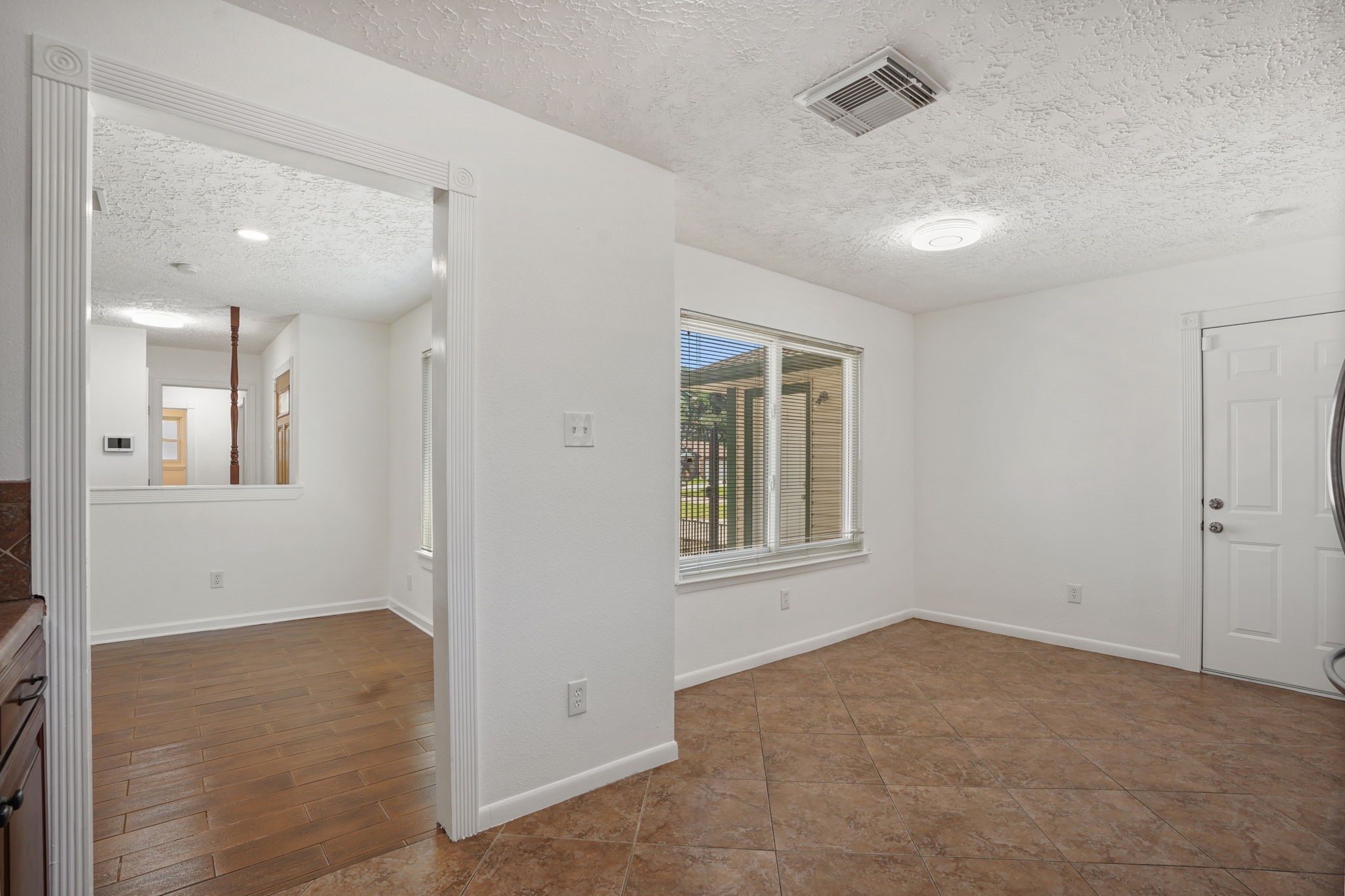 9731 Shell Rock Road La Porte, TX 77571 - Photo 8 of 22