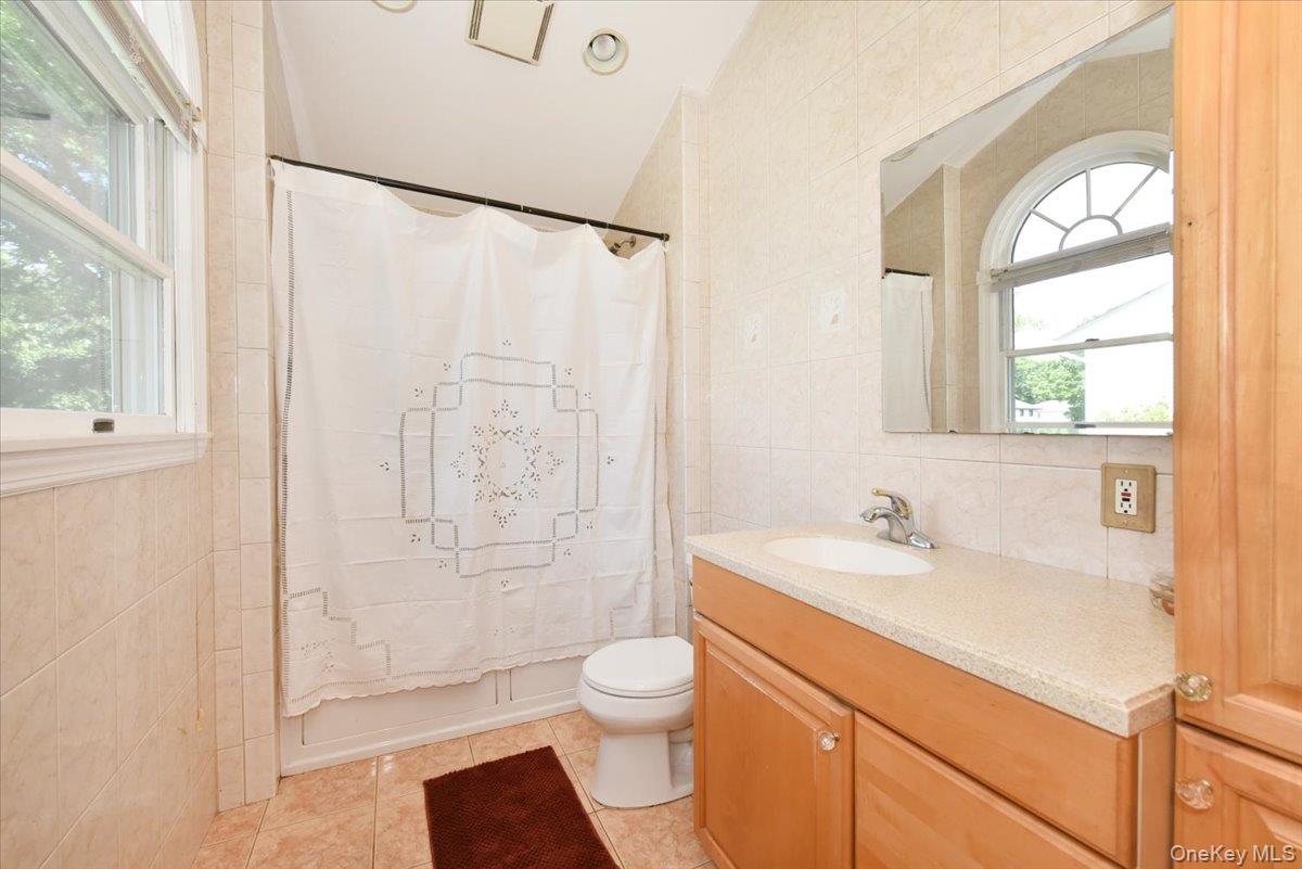 22 Chatham Road Commack, NY 11725 - Photo 23 of 37