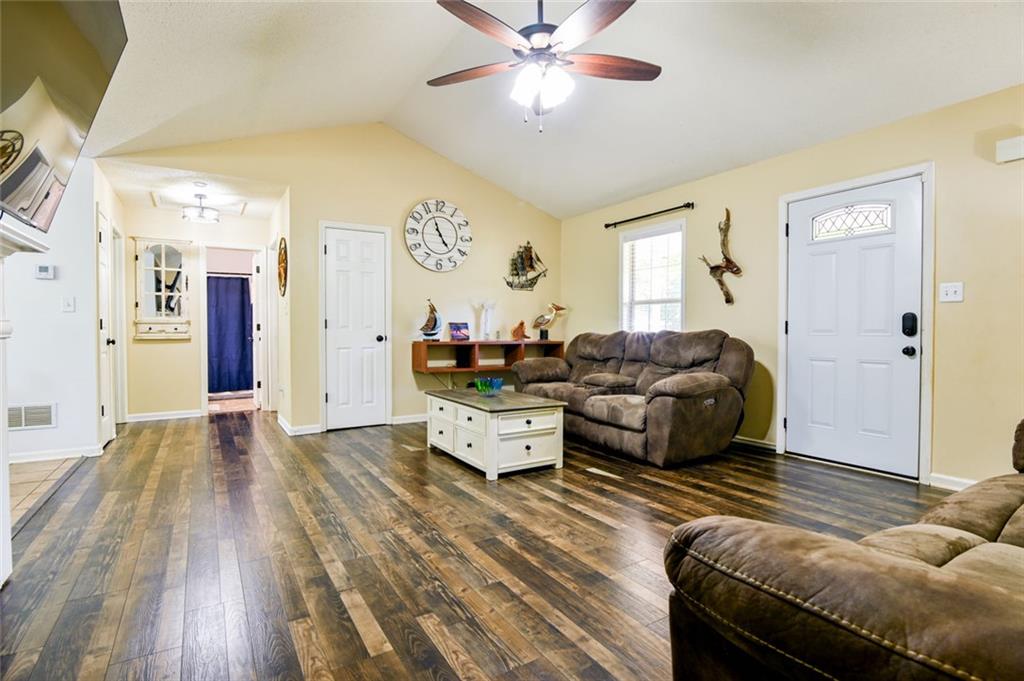 1042 Birdseye View Locust Grove, GA 30248 - Photo 11 of 48