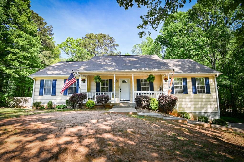 1042 Birdseye View Locust Grove, GA 30248 - Photo 4 of 48