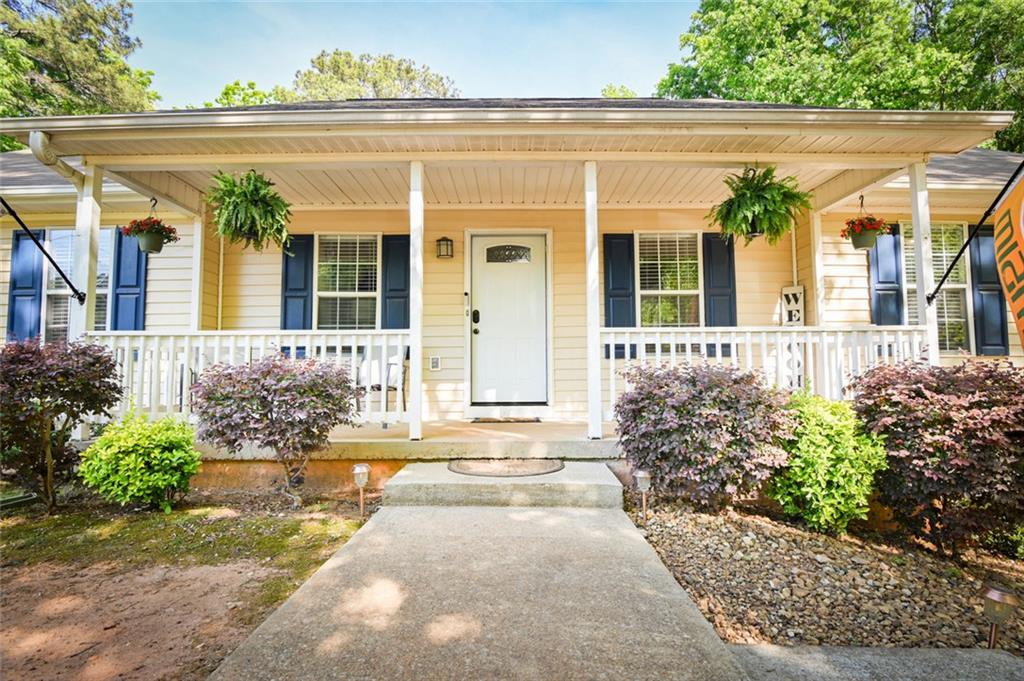 1042 Birdseye View Locust Grove, GA 30248 - Photo 6 of 48