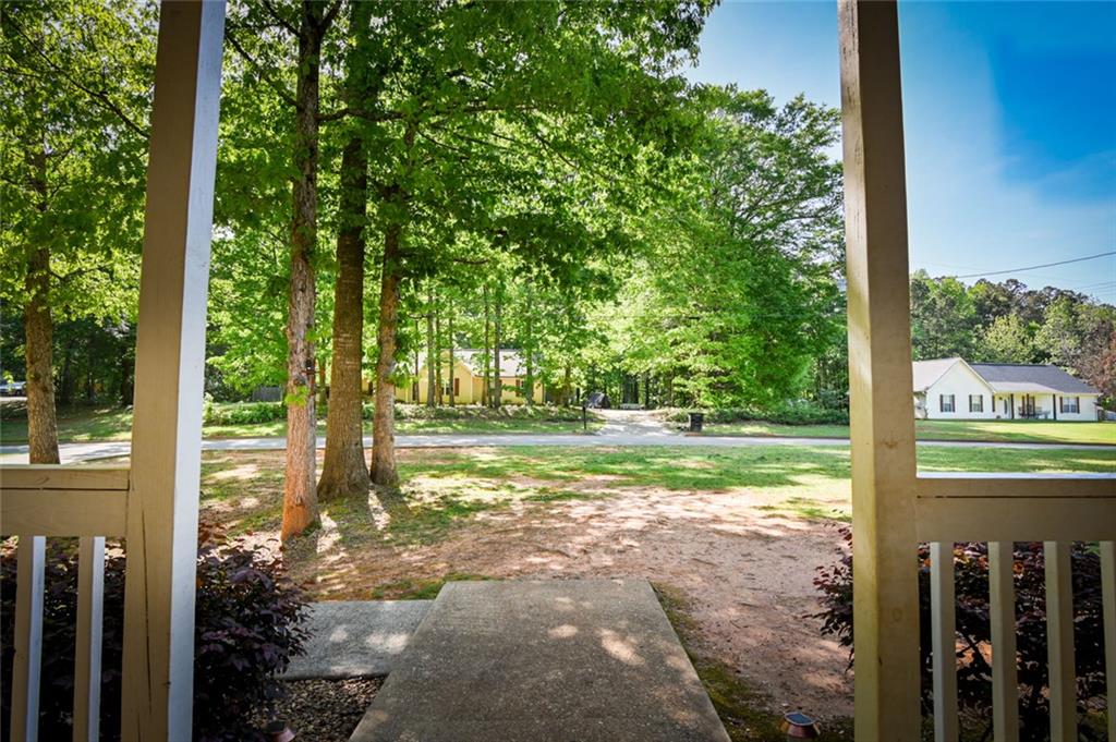 1042 Birdseye View Locust Grove, GA 30248 - Photo 7 of 48