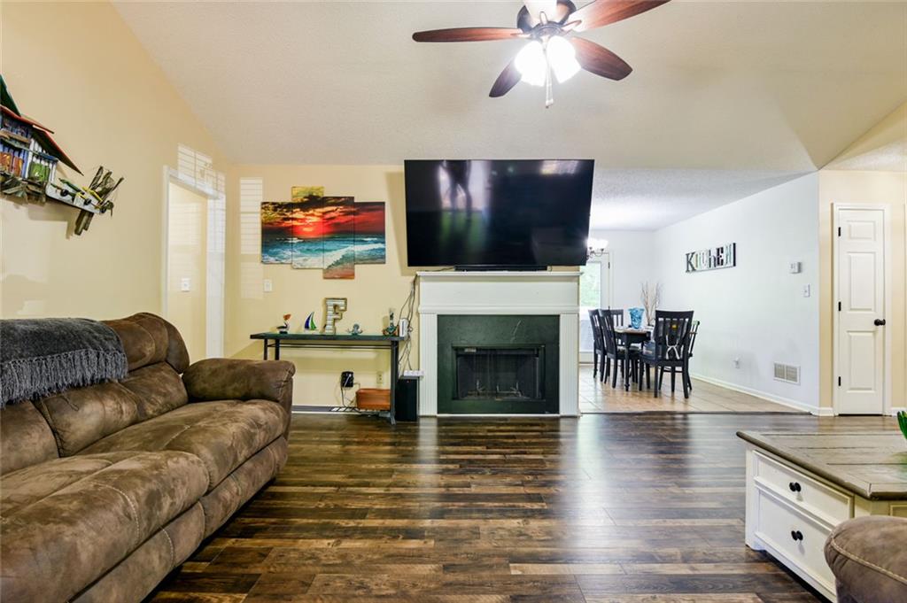 1042 Birdseye View Locust Grove, GA 30248 - Photo 8 of 48