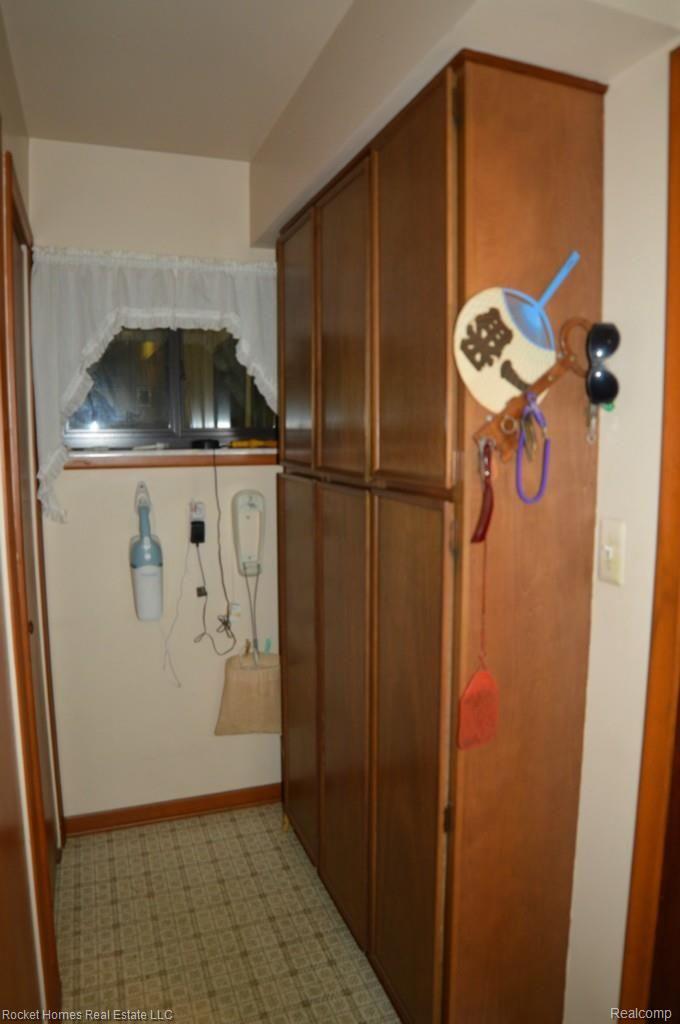 18440 Meridian Road Grosse Ile, MI 48138 - Photo 18 of 41 DSC_0129.jpg
