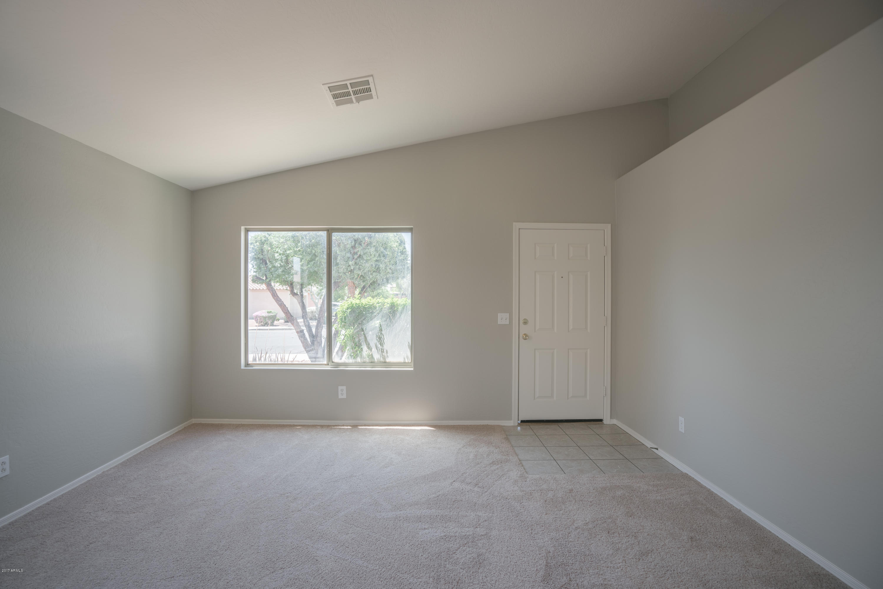 15012 West Calavar Road Surprise, AZ 85379 - Photo 4 of 24 DSC02132-HDR