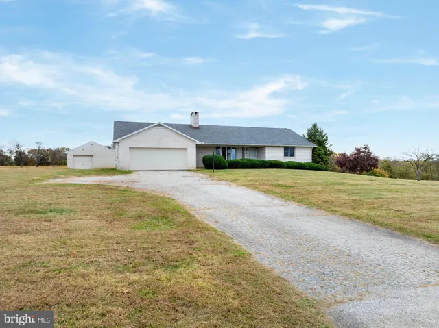a view of a house with a outdoor space