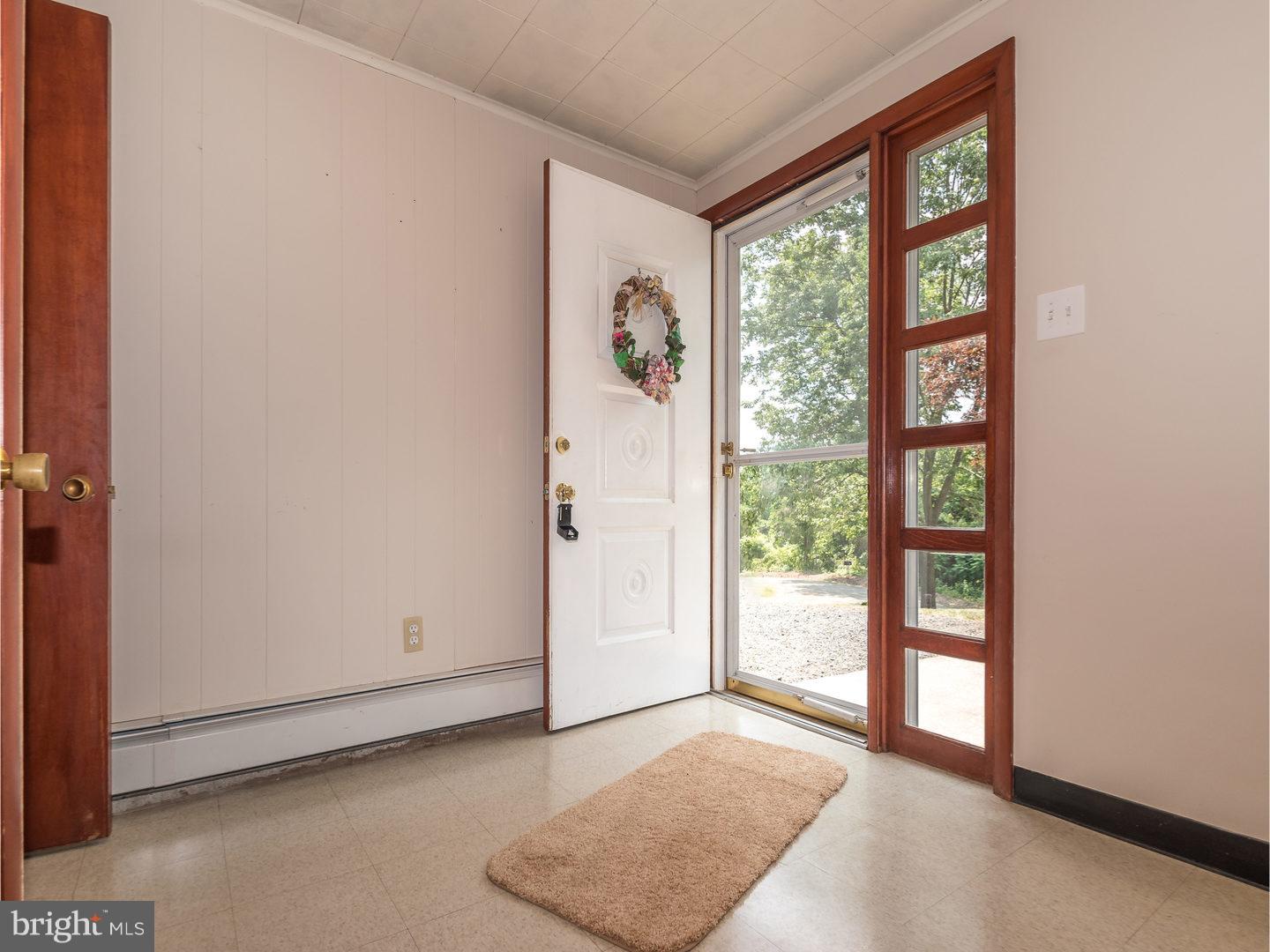 452 Erb Road Perkiomenville, PA 18074 - Photo 3 of 24 Foyer