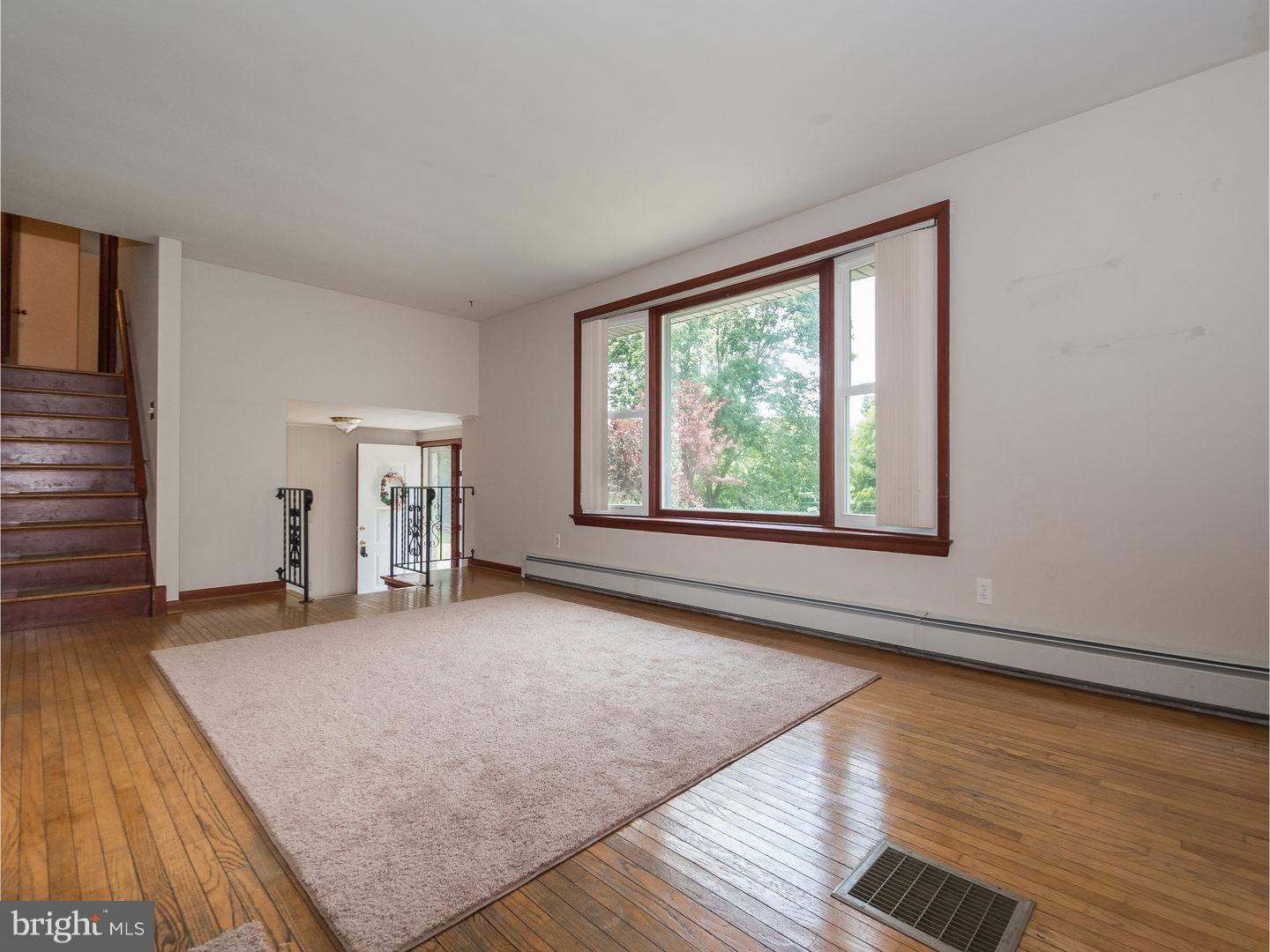 452 Erb Road Perkiomenville, PA 18074 - Photo 6 of 24 Living Room