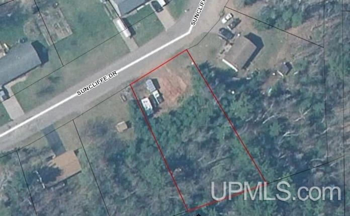 1051 Suncliffe Drive Ishpeming, MI 49849 - Photo 4 of 8