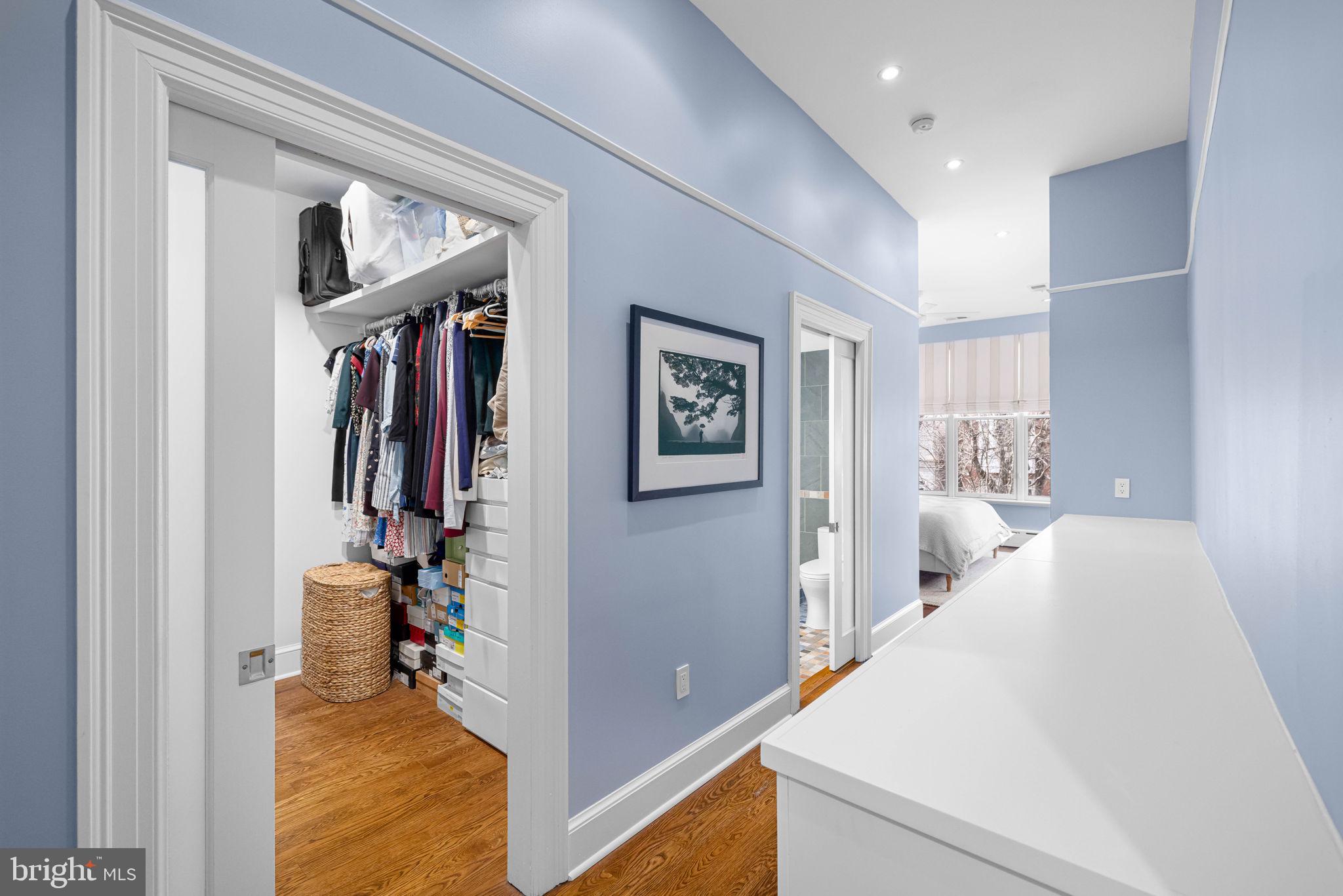 9 5th Street Southeast Washington, DC 20003 - Photo 16 of 38 Dressing area