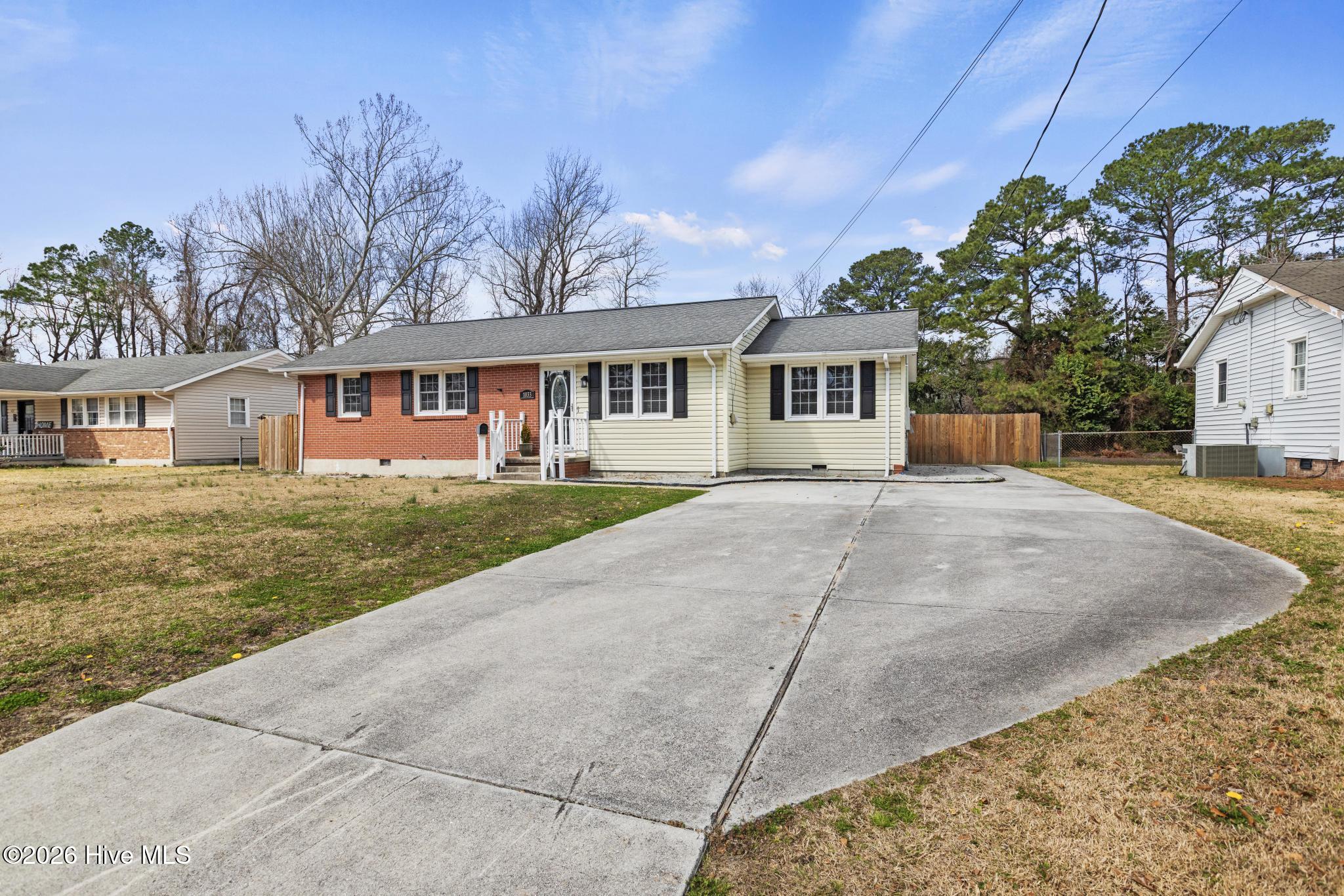 1033 Decatur Road Jacksonville, NC 28540 - Photo 3 of 36 425A7806