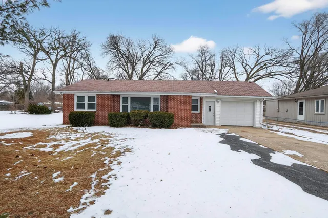 $149,900 | 28 Liberty Boulevard, Machesney Park, IL 61115