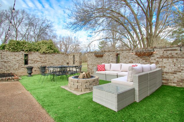 $740,000 | 8122 Suzanne Drive, Brentwood, TN 37027