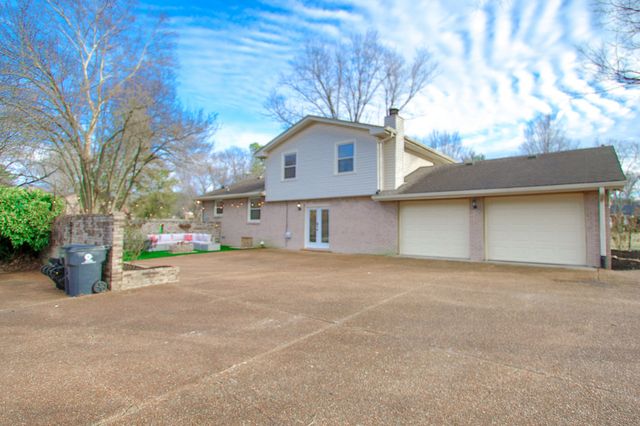 $740,000 | 8122 Suzanne Drive, Brentwood, TN 37027