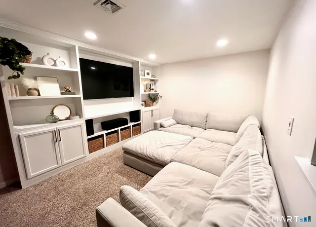 $424,900 | 154 Glenwood Terrace, Middletown, CT 06457