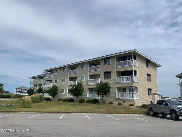 $328,900 | 650 Cedar Point Boulevard, Unit C 31, Cedar Point, NC 28584
